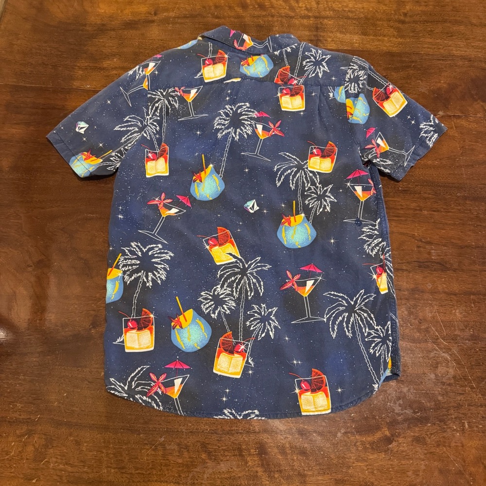 Volcom Hawaiian Button Up Shirt Small - Tropical Drinks Palm Trees Cosmic Vaca - Picture 6 of 8